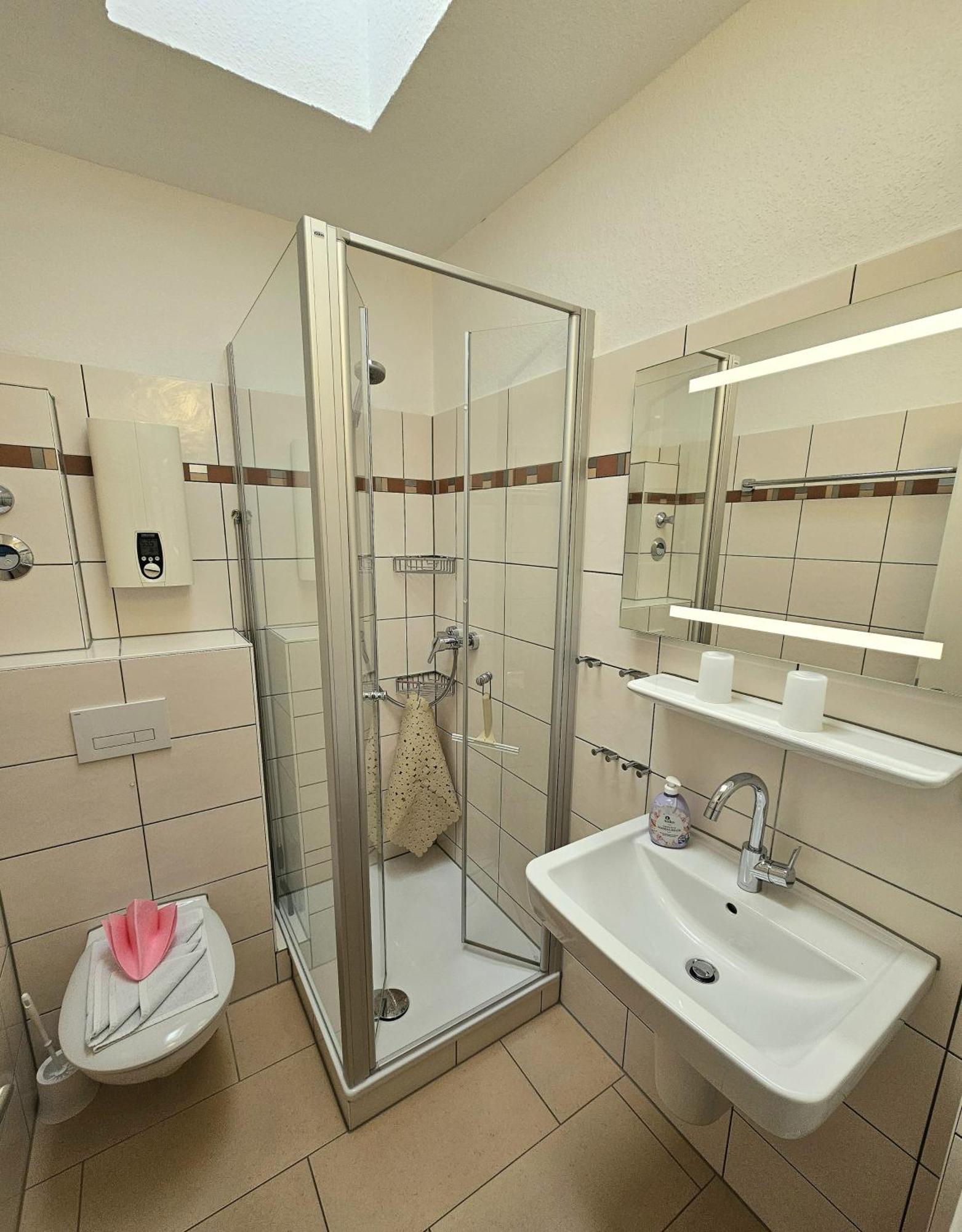 Wohnung 2 - G Pape - Schoene Terassenwohnung Mit Sep Ankleidezimmer, Kostenloses Wlan, Longstay Rabatt, Naehe Duenenpark Gromitz Bagian luar foto